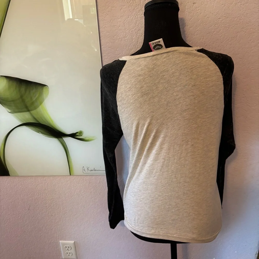 shirt size small - Picture 3 of 5